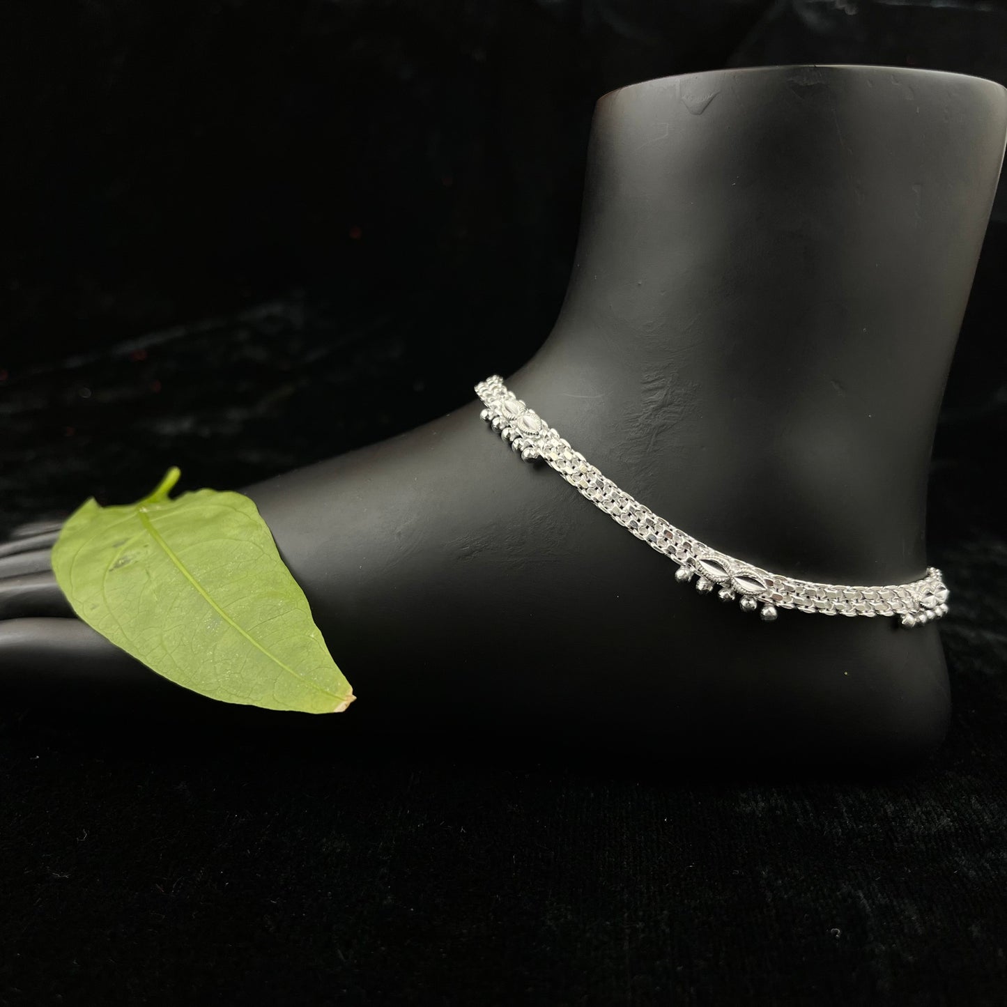 Silver Payal(Anklet) with Floral Design