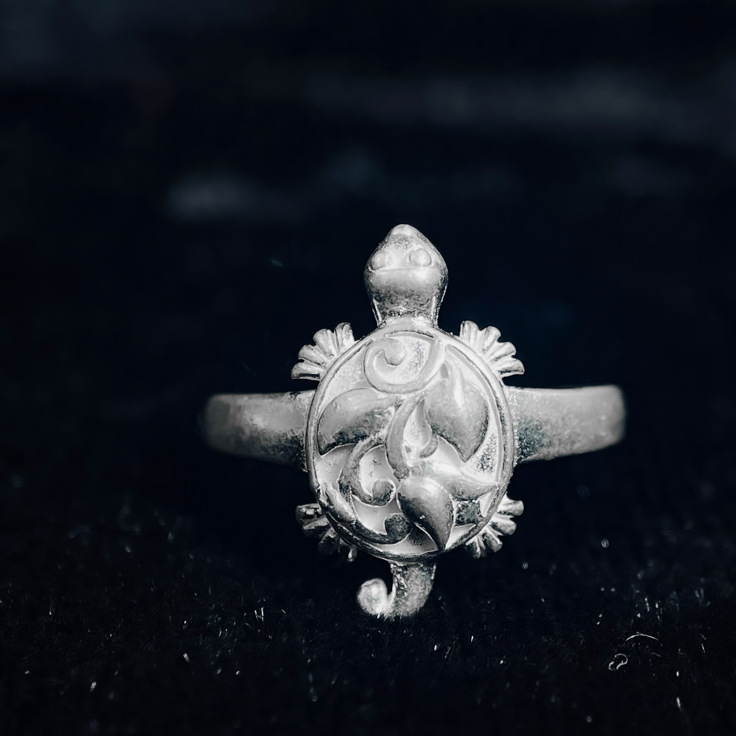 Tortoise Ring With Flower And Leaf Design For Men And Women