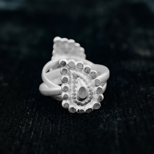 Silver Toe Ring With Handmade Leaf Design