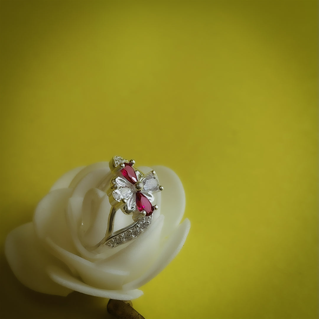 Silver Flower Ring with Red and White Stones – Elegant Women’s Jewelry