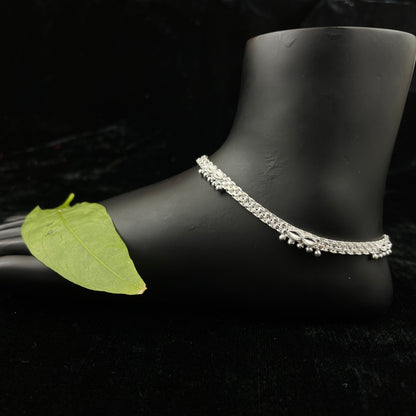 Silver Payal(Anklet) with Floral Design