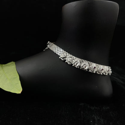 Silver Payal(Anklet) with Heart Shaped Design and Gem Accents