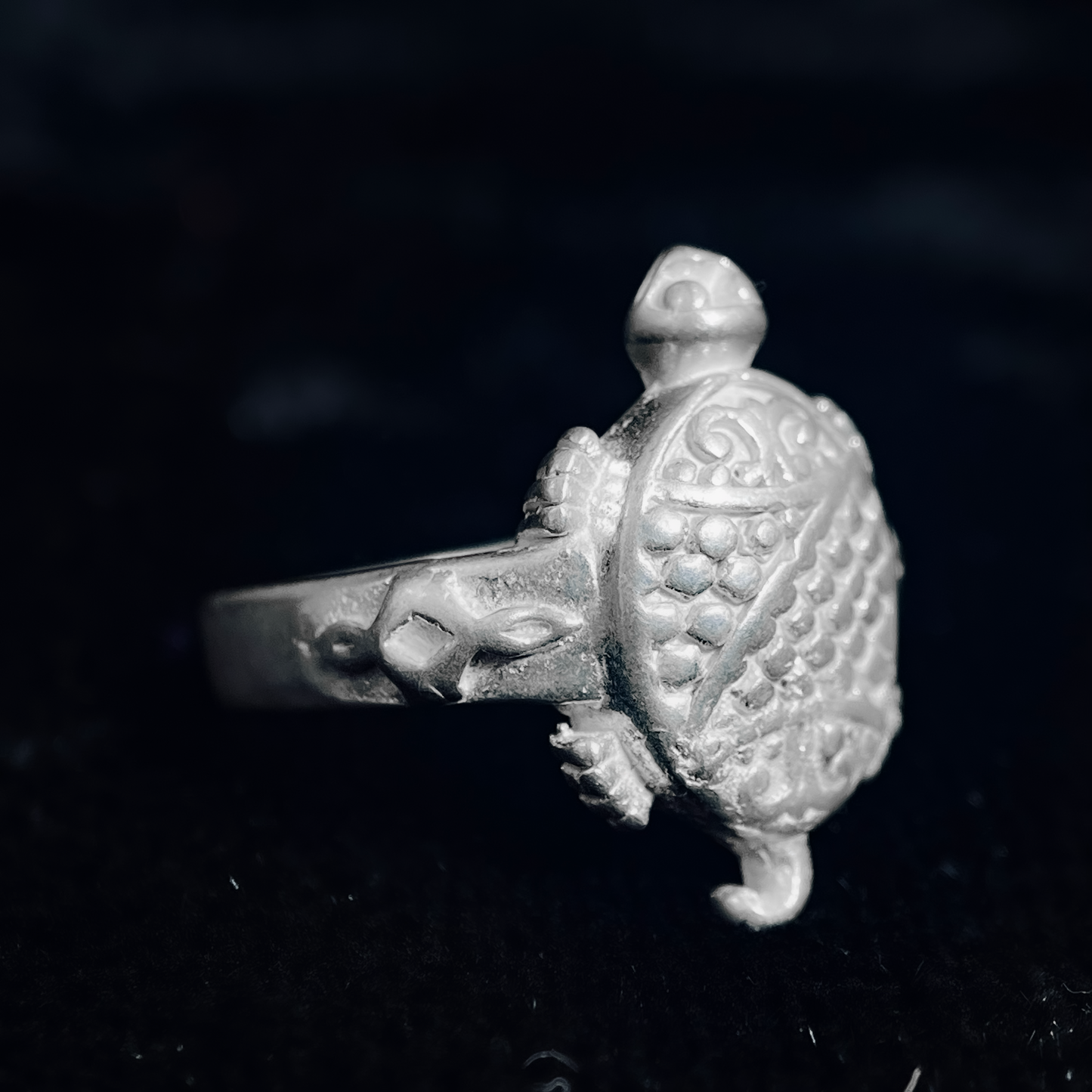 Tortoise Ring With Antique Flower and Dot Design For Men and Women