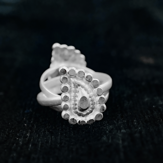 Silver Toe Ring With Handmade Leaf Design